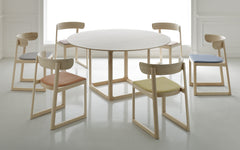 EN chair - cushioned seat