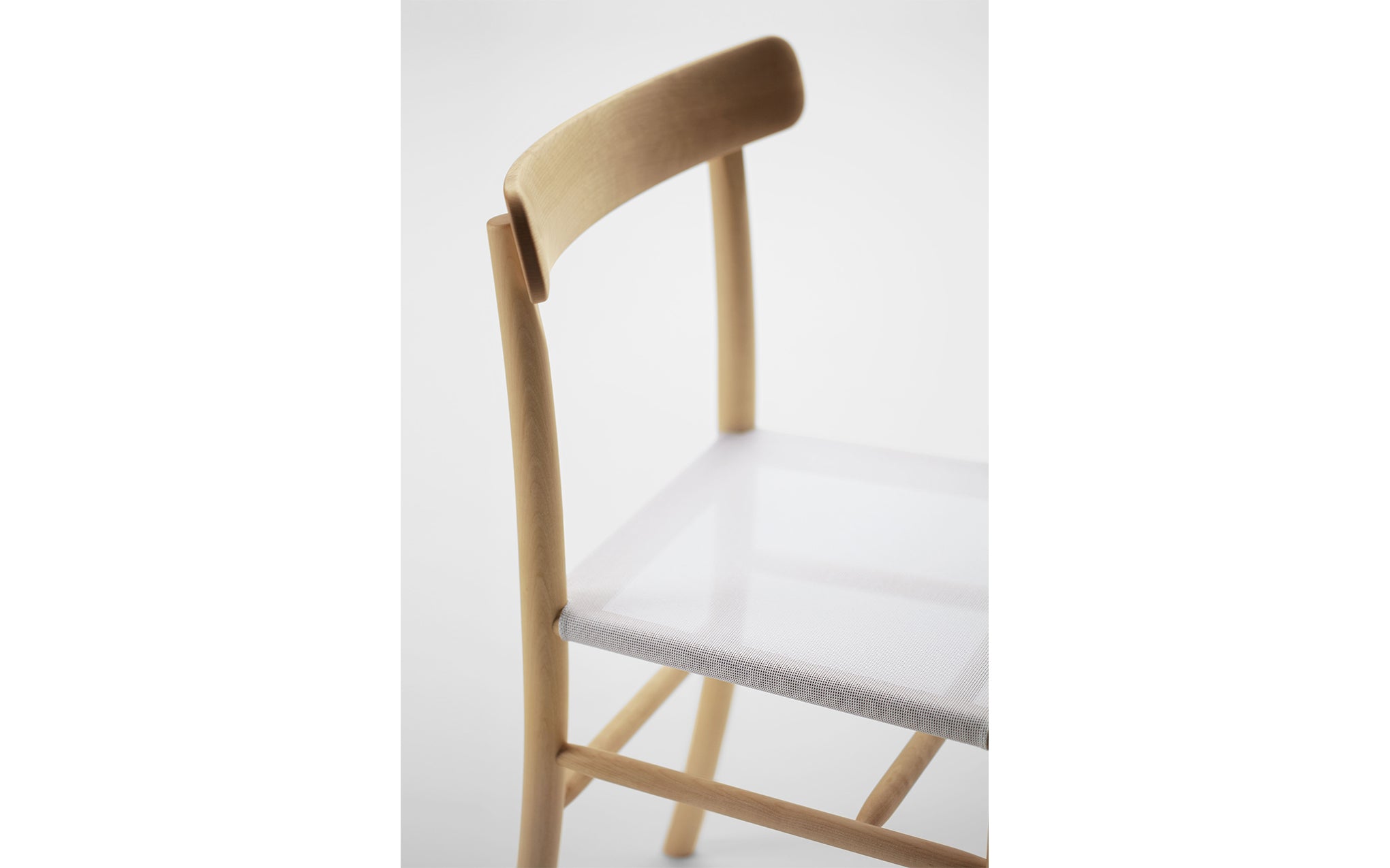 Lightwood chair - mesh seat