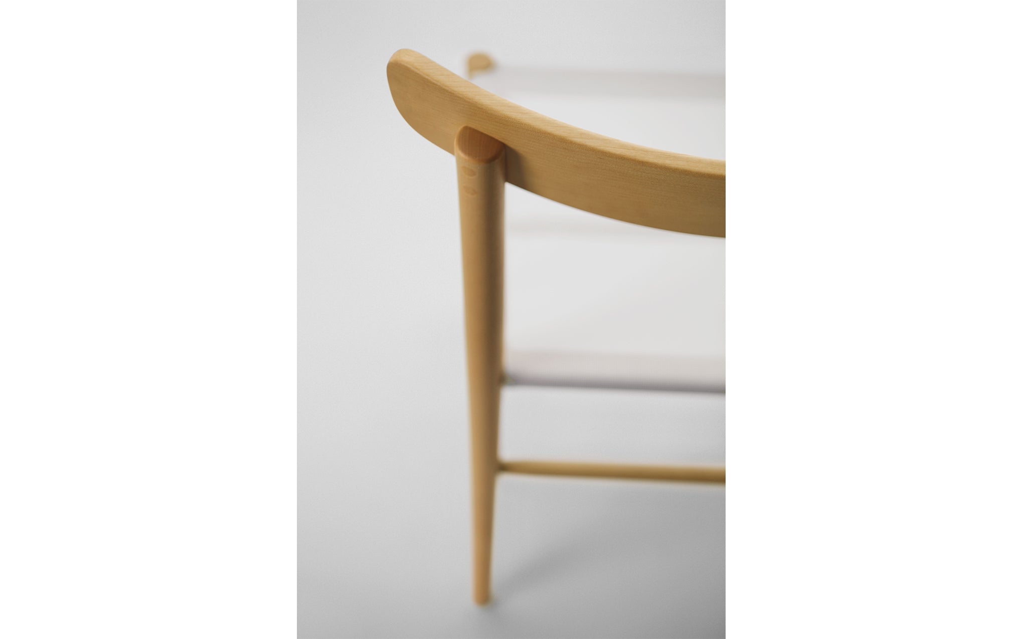 Lightwood chair - mesh seat