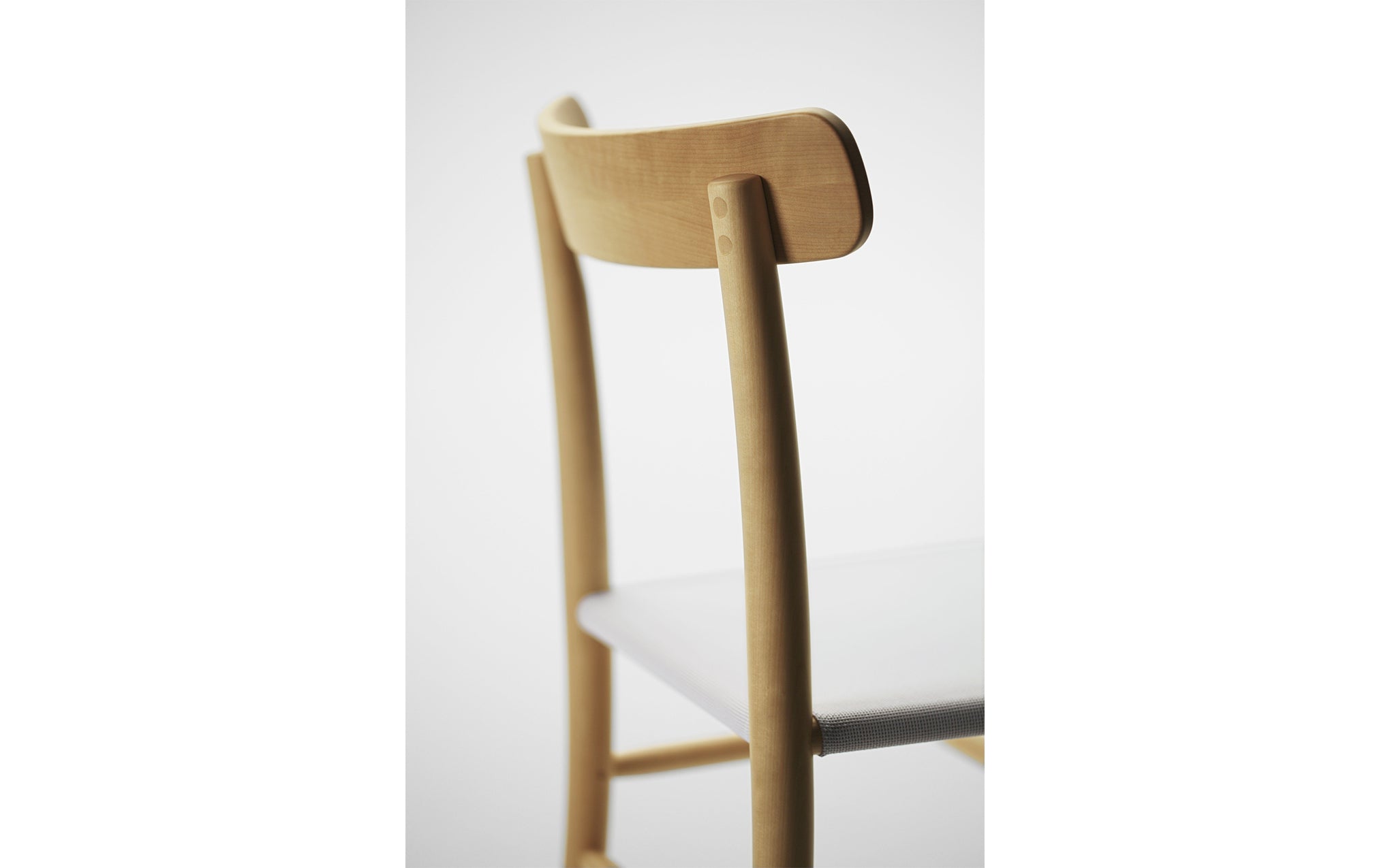 Lightwood chair - mesh seat