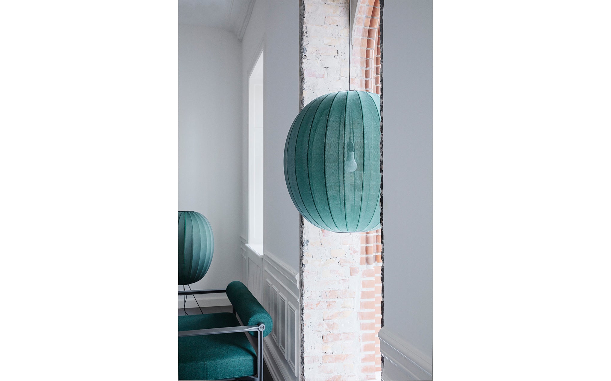 Knit-Wit round pendant