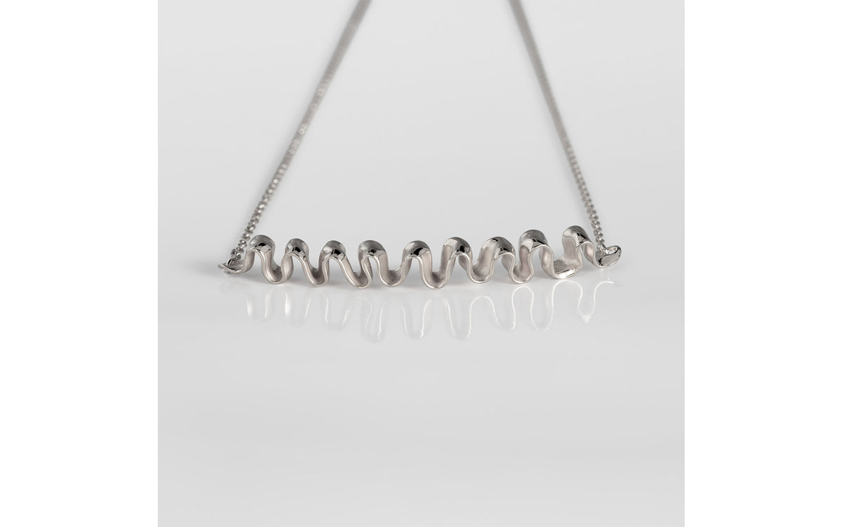 Mirr Wave necklace