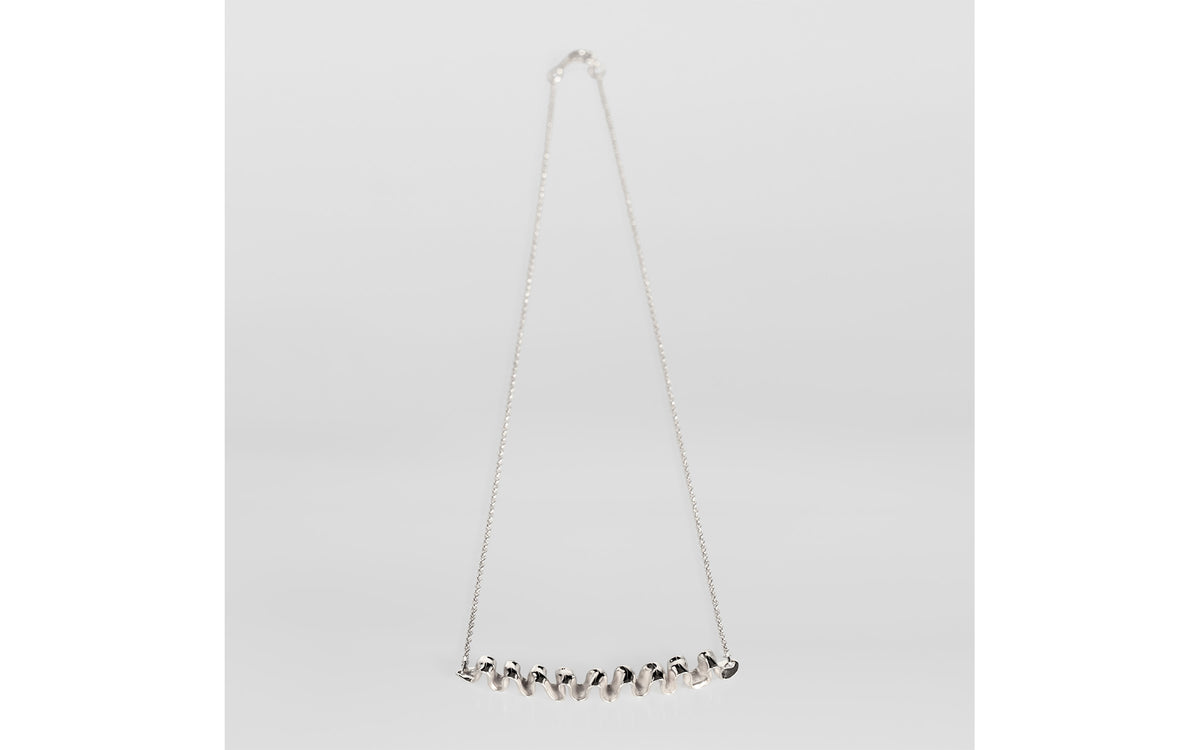 Mirr Wave necklace