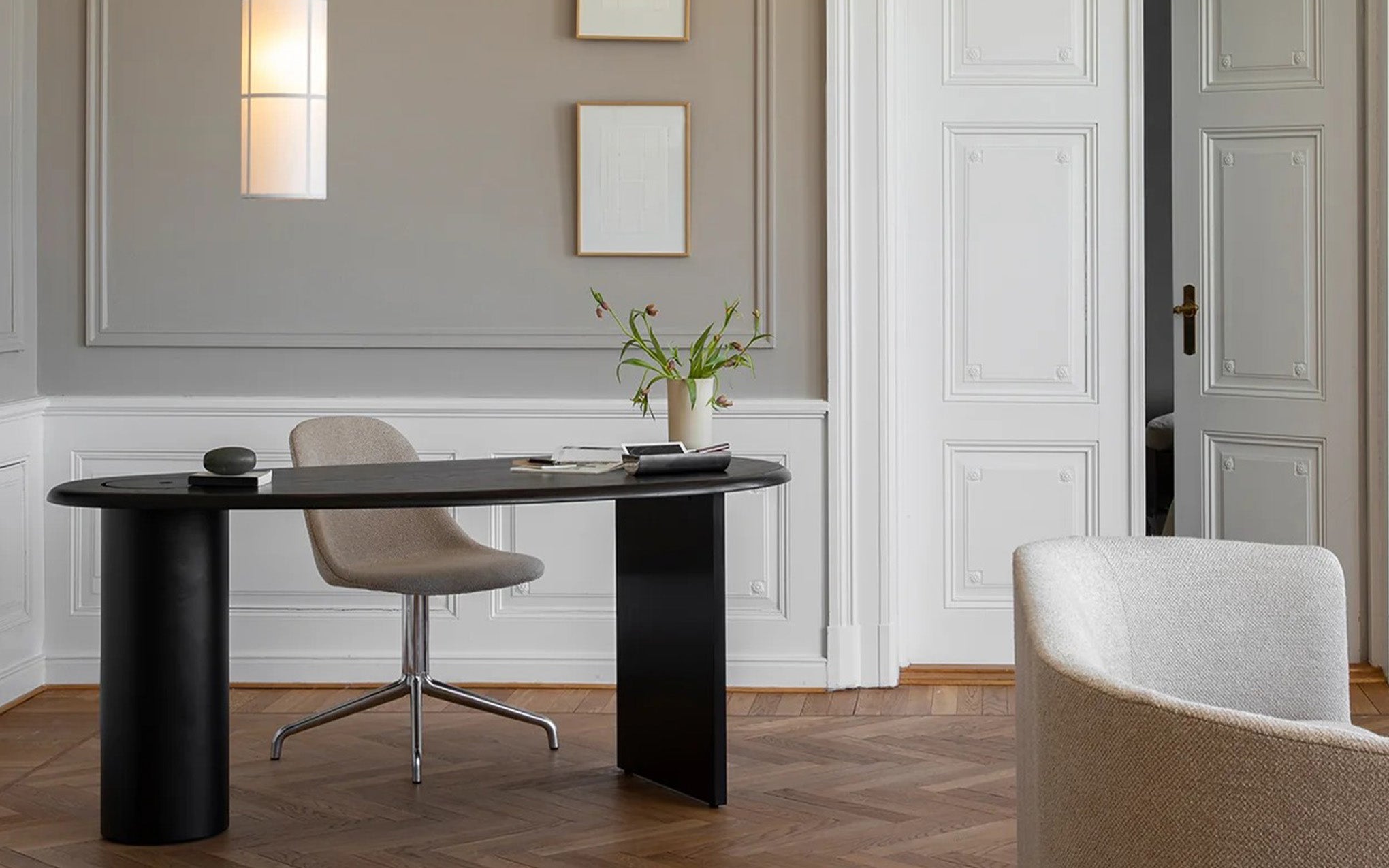 Eclipse desk