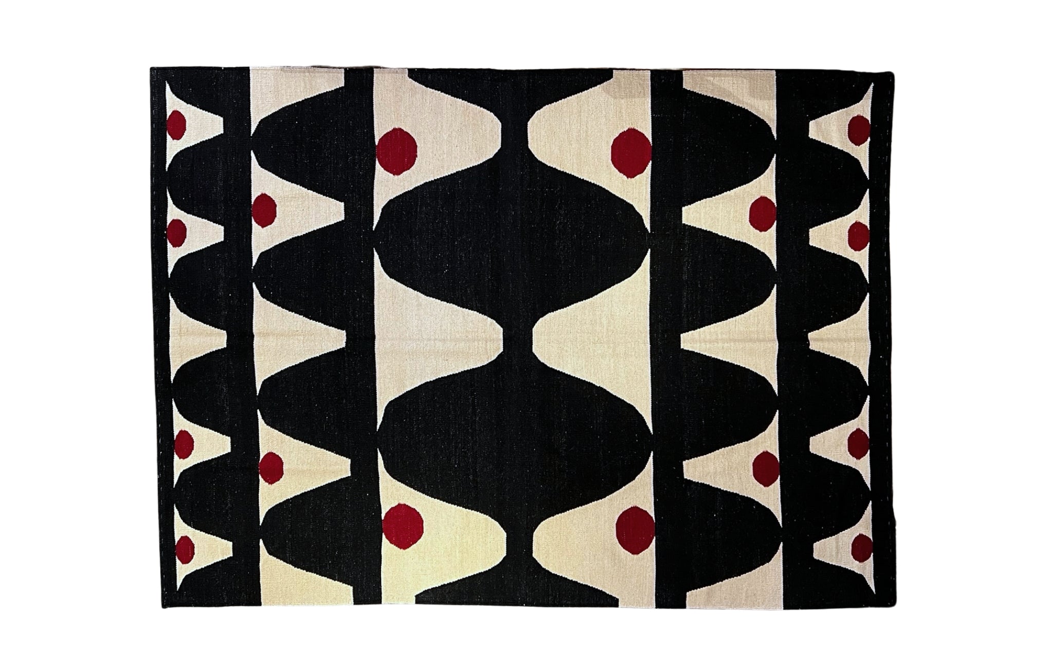 Modern Kelim – black triangles w. ruby dots