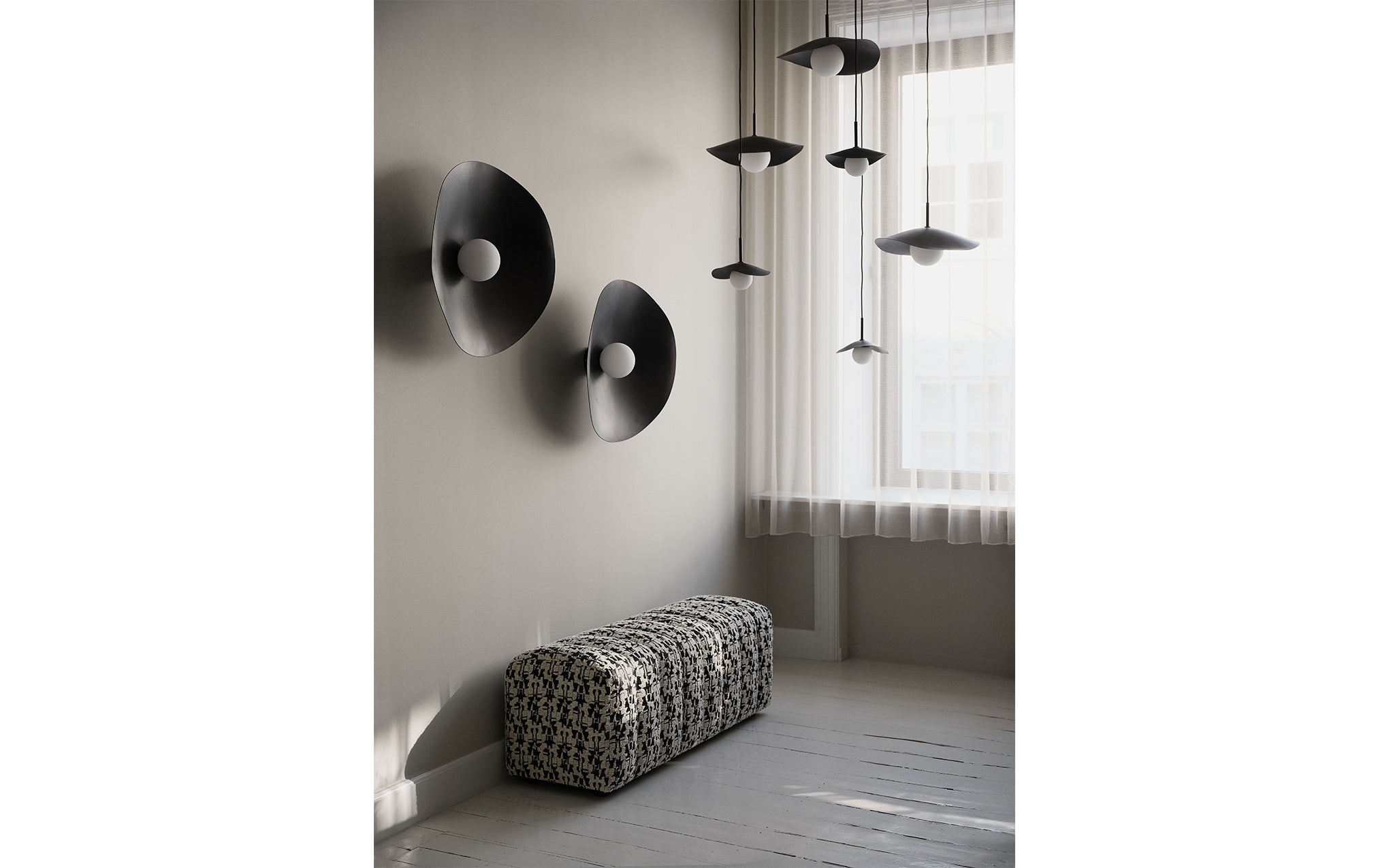 Fuji wall lamp