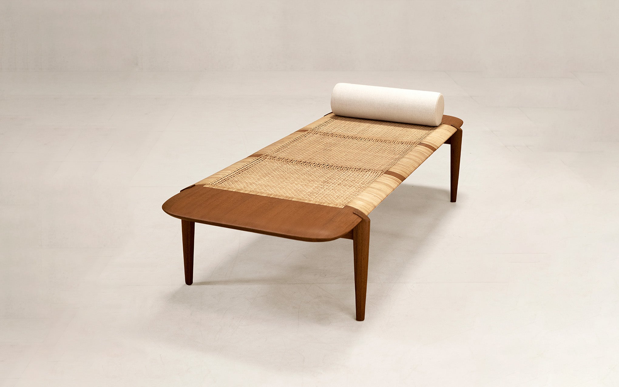 Tangāli day bed