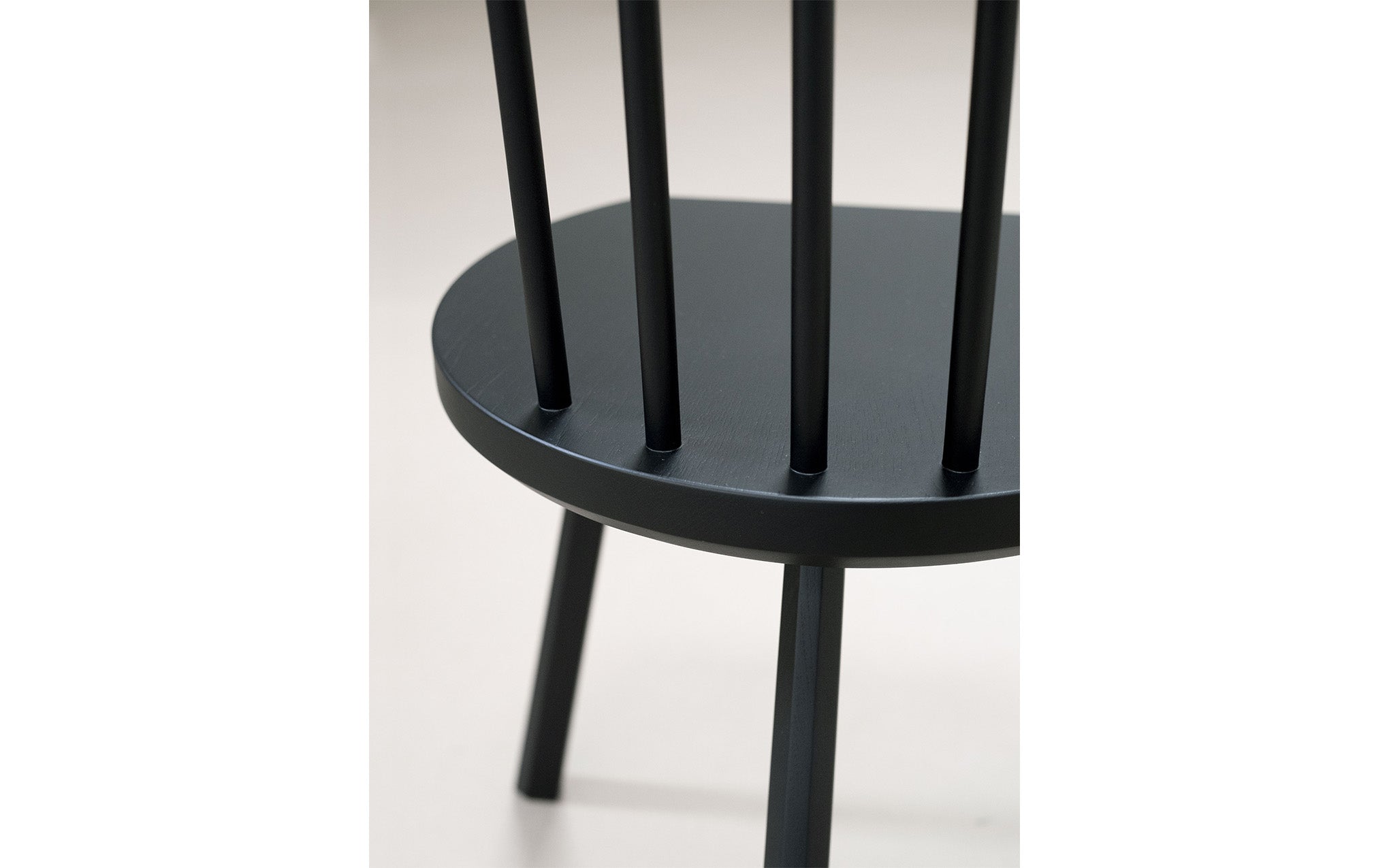 DW 03 chair