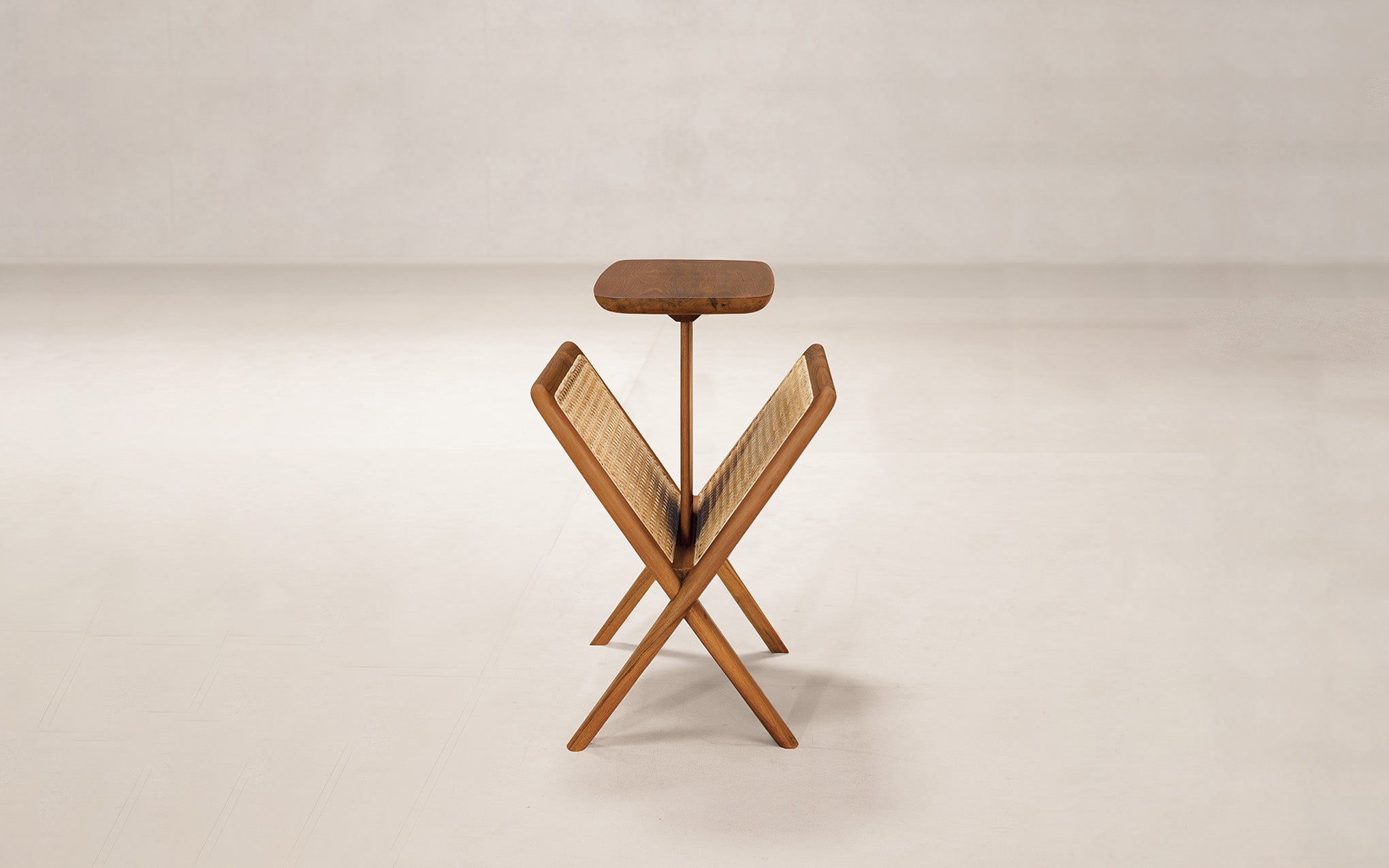 Muṅgāru side table