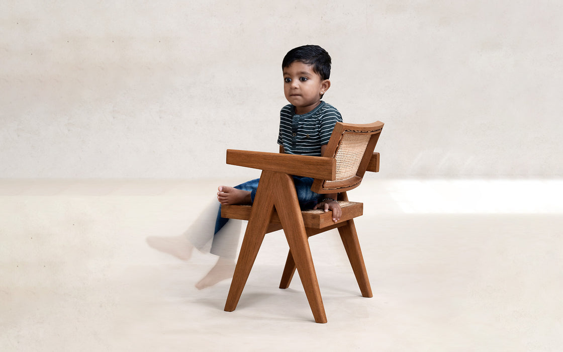 Children's office chair V leg