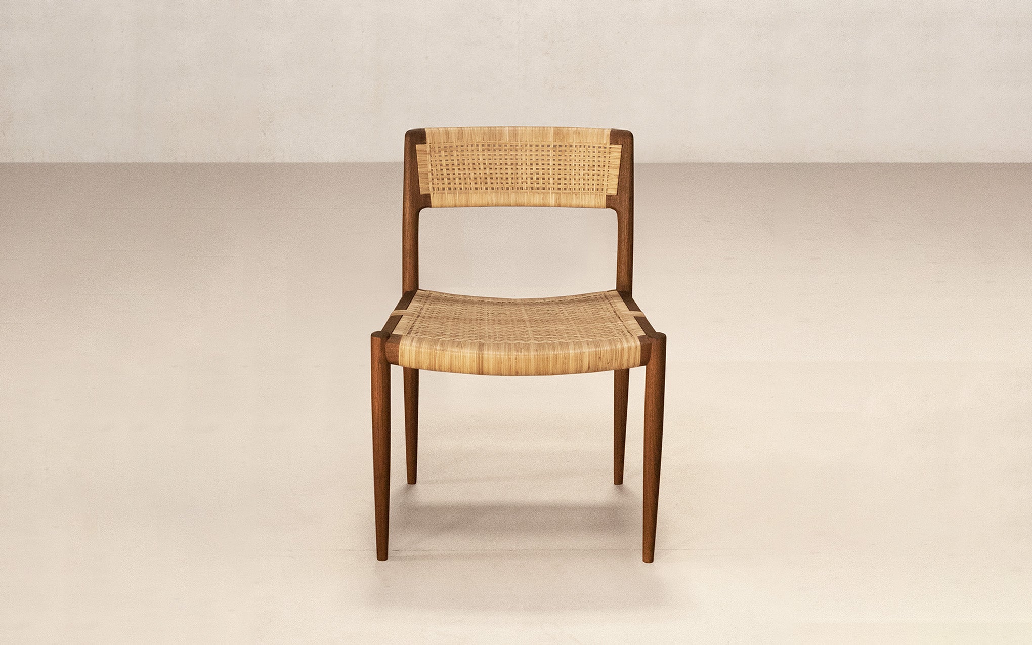 Tangāli dining chair