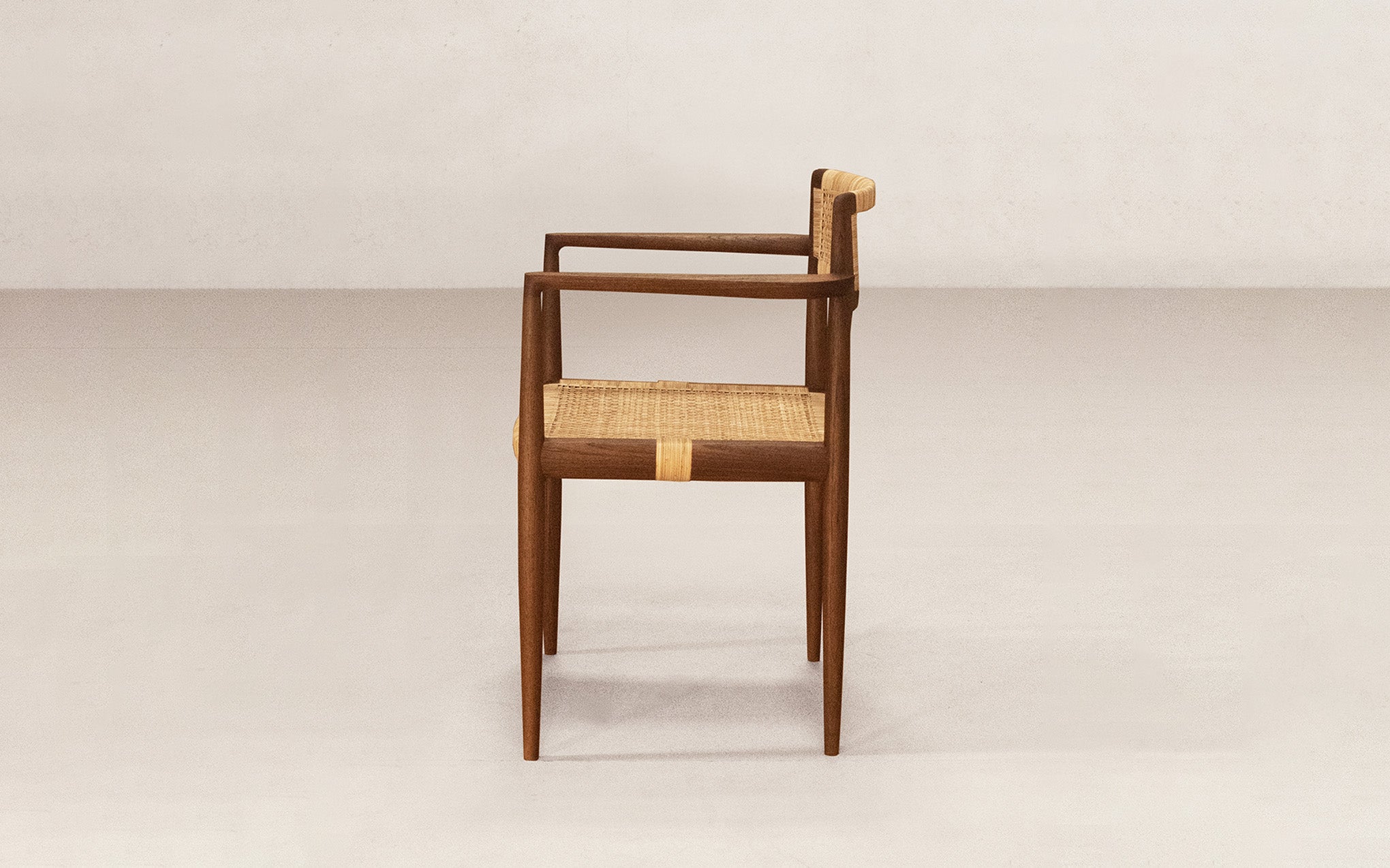 Tangāli dining chair