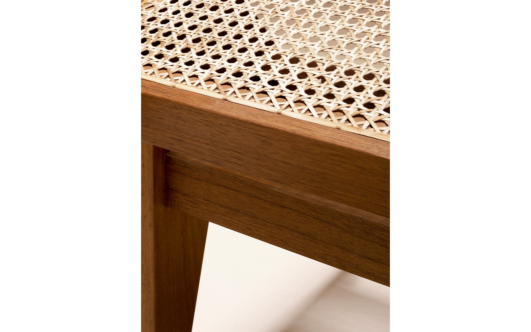 Armless dining chair