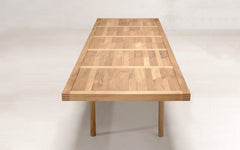 Nandi dining table