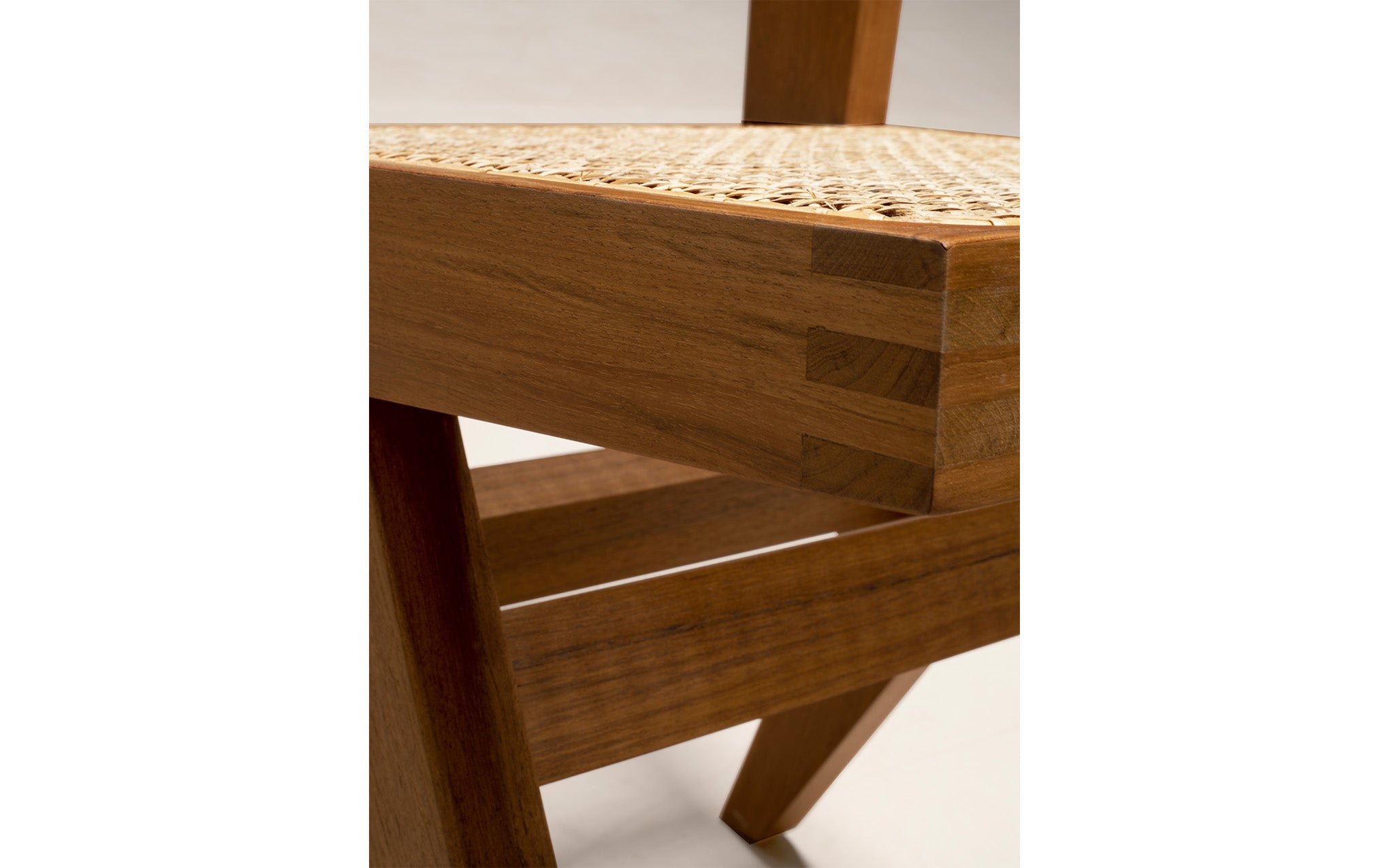 Armless dining chair