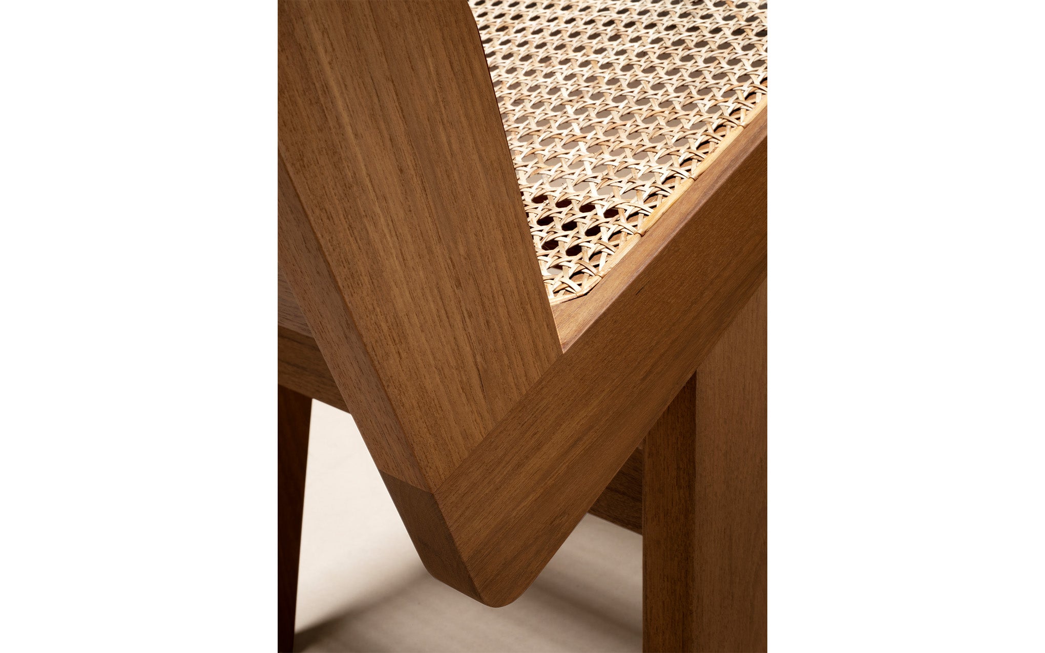 Armless dining chair