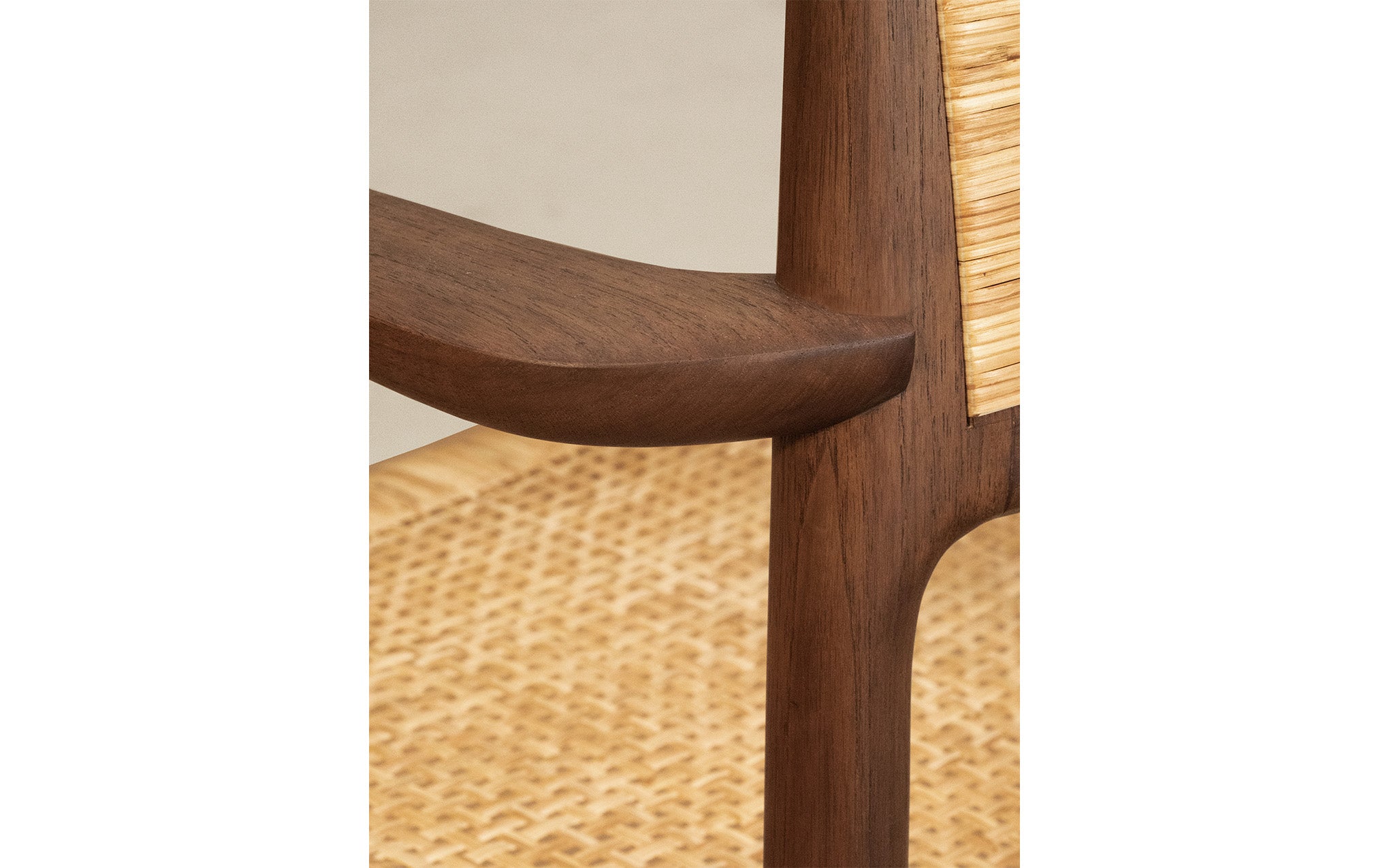 Tangāli dining chair