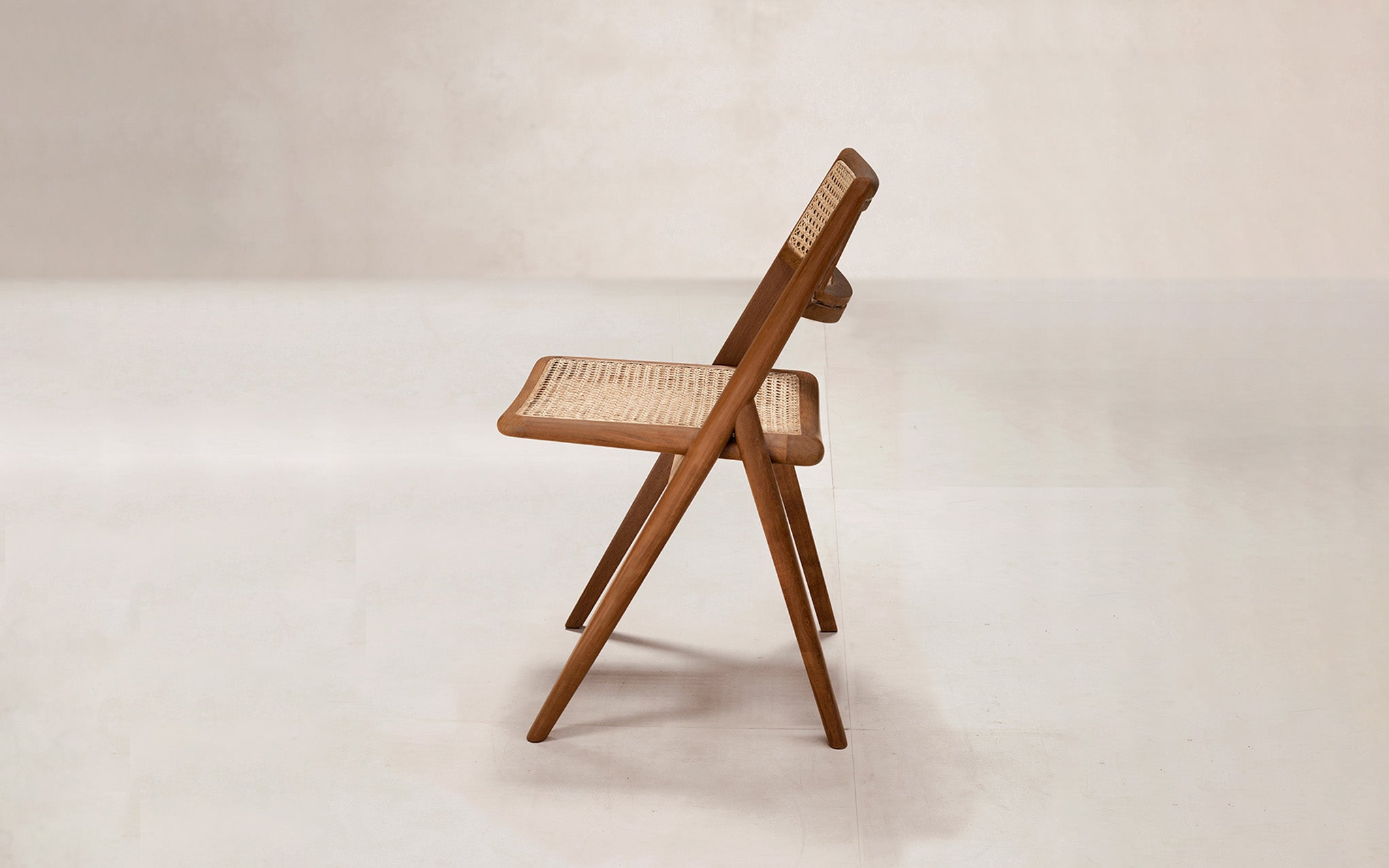 Muṅgāru dining chair