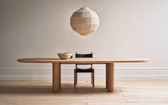 Onis dining table