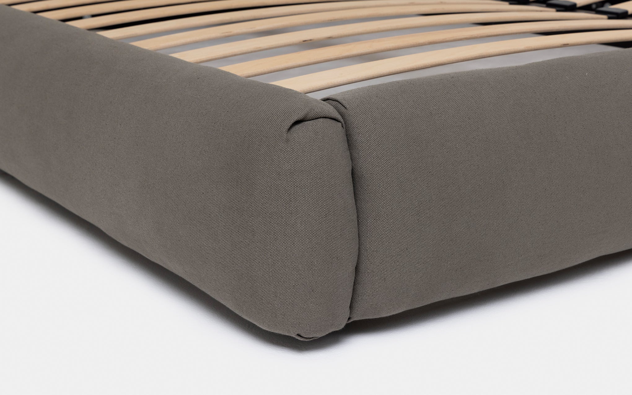 Puffer bed - UK super king size