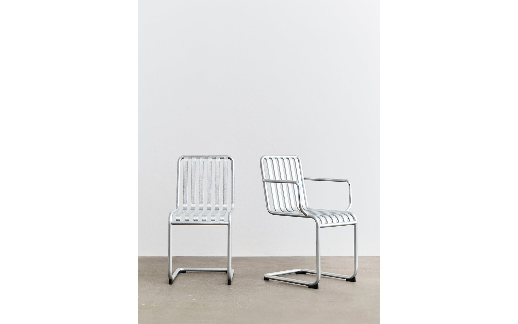 Palissade cantilever chair