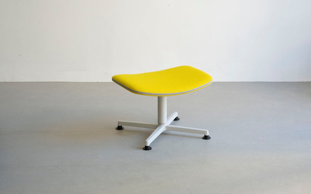 Erwan Bouroullec - Arba Ottoman - Upholstered Kvadrat Vidar - Light grey base / Kvadrat Vidar 0443 yellow fabric main image 1