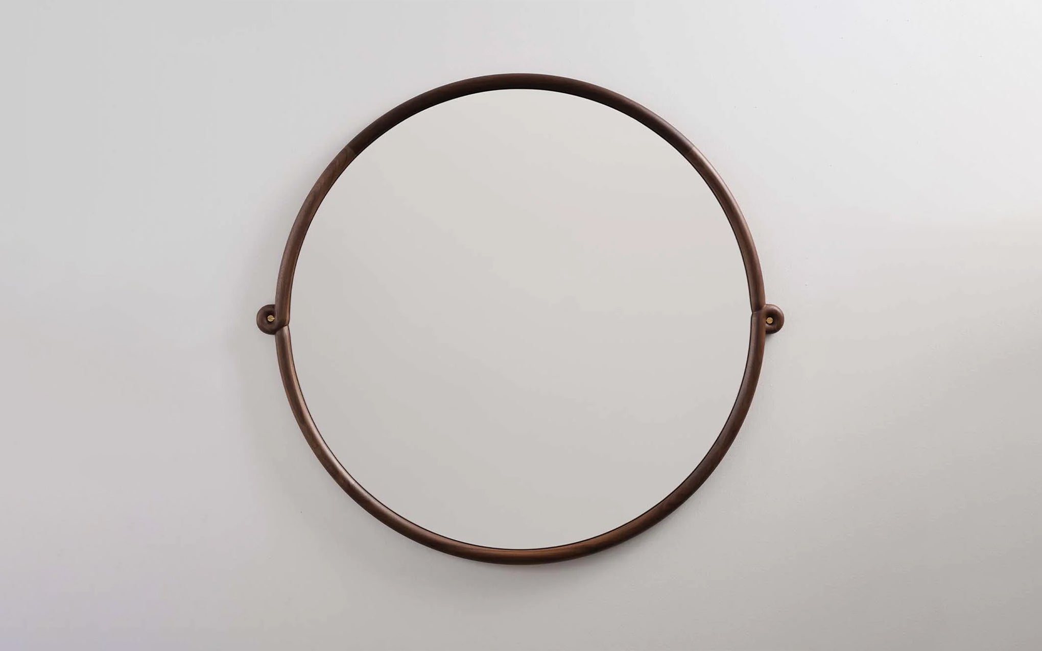 Knot round mirror - black walnut