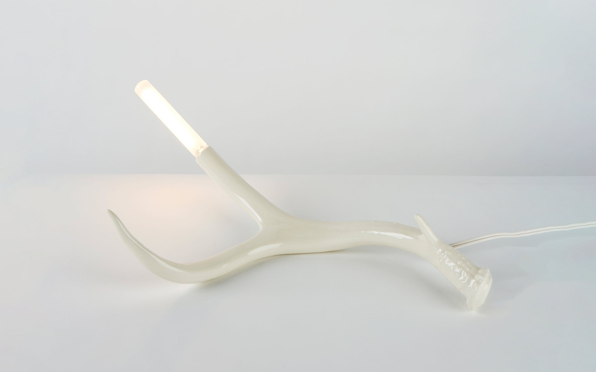 Superordinate Antler table light
