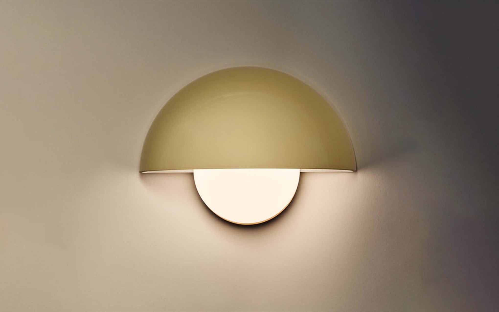 Pearl sconce