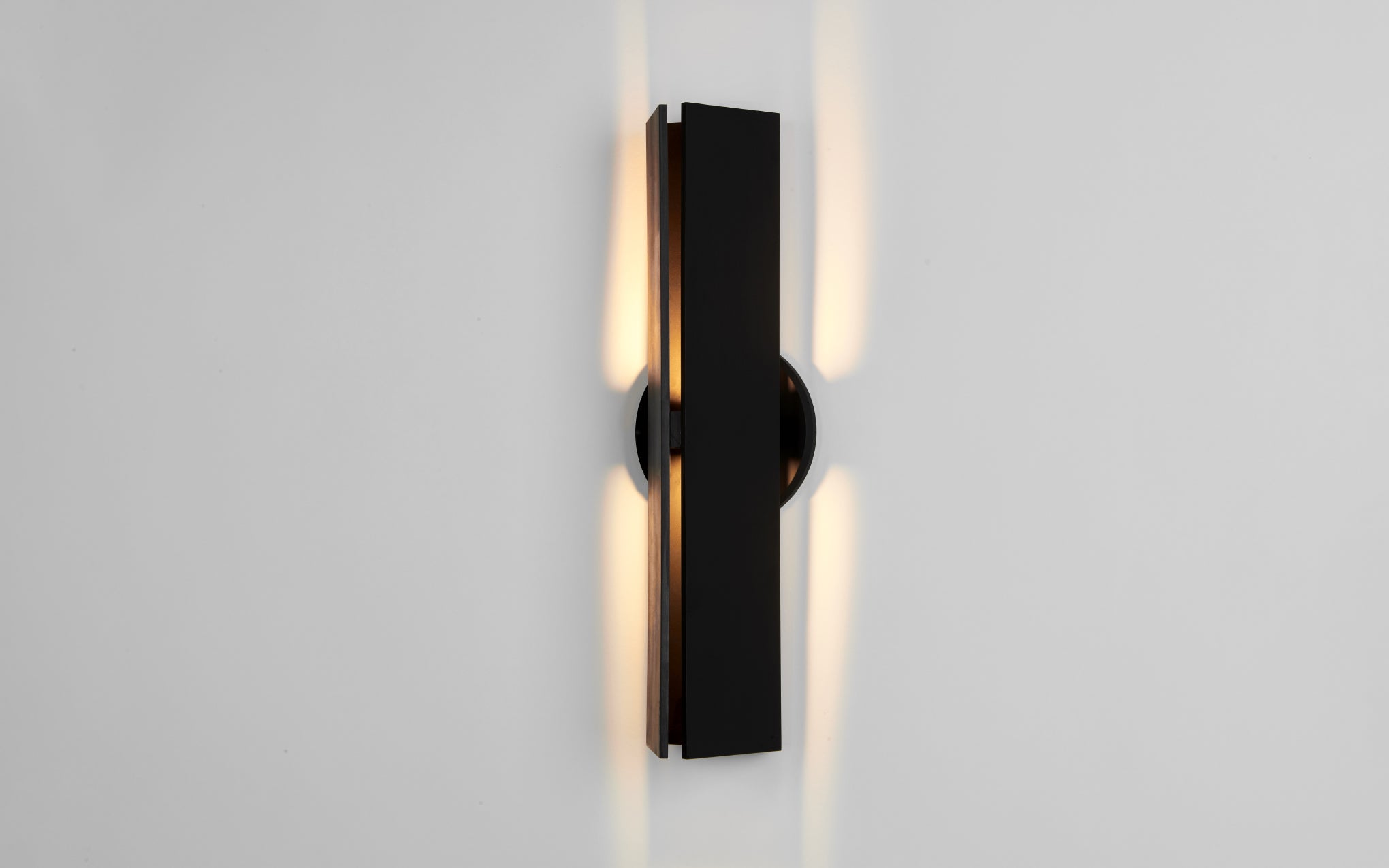 Delta sconce