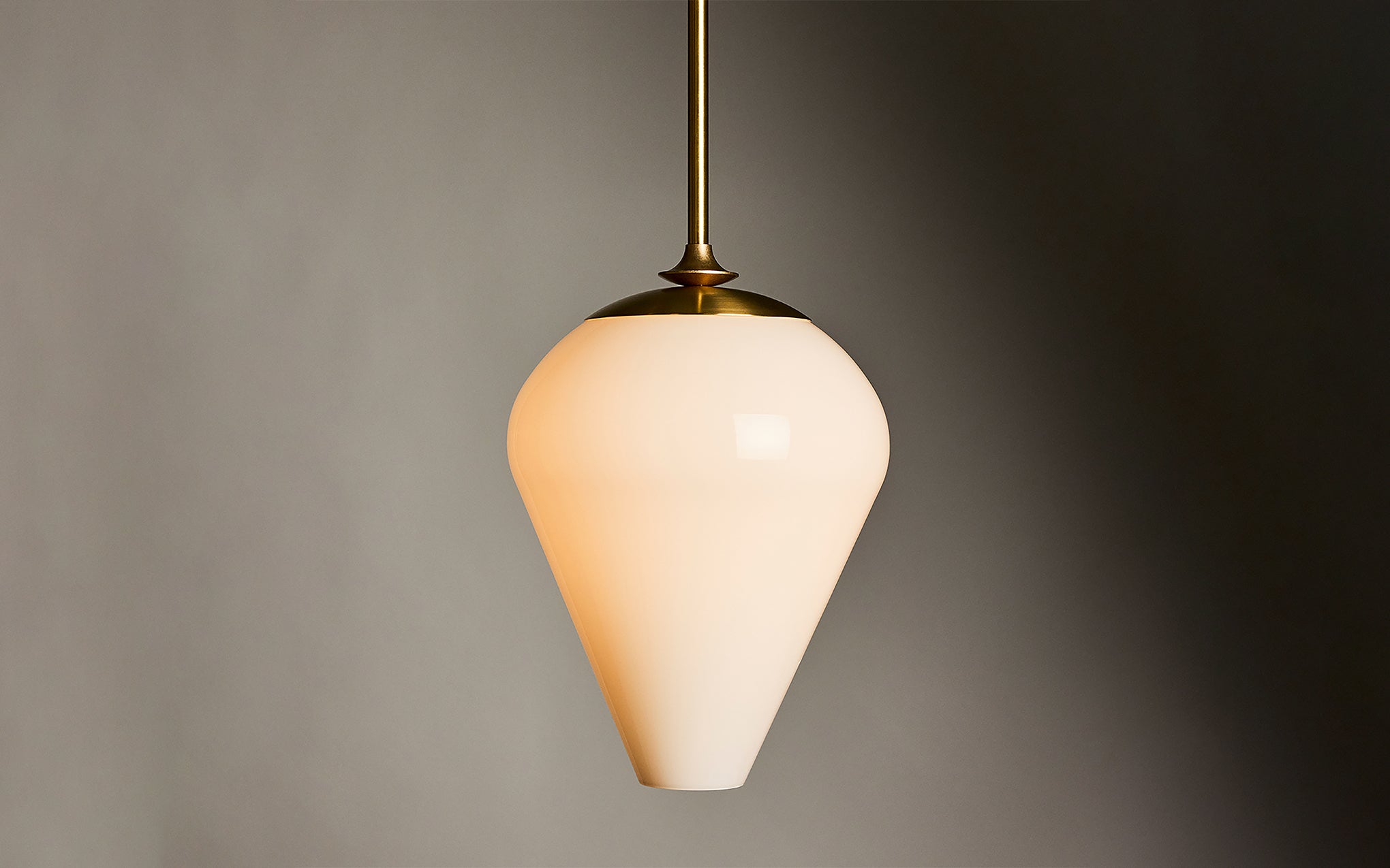 The Roll & Hill Pendant 01 - tulip