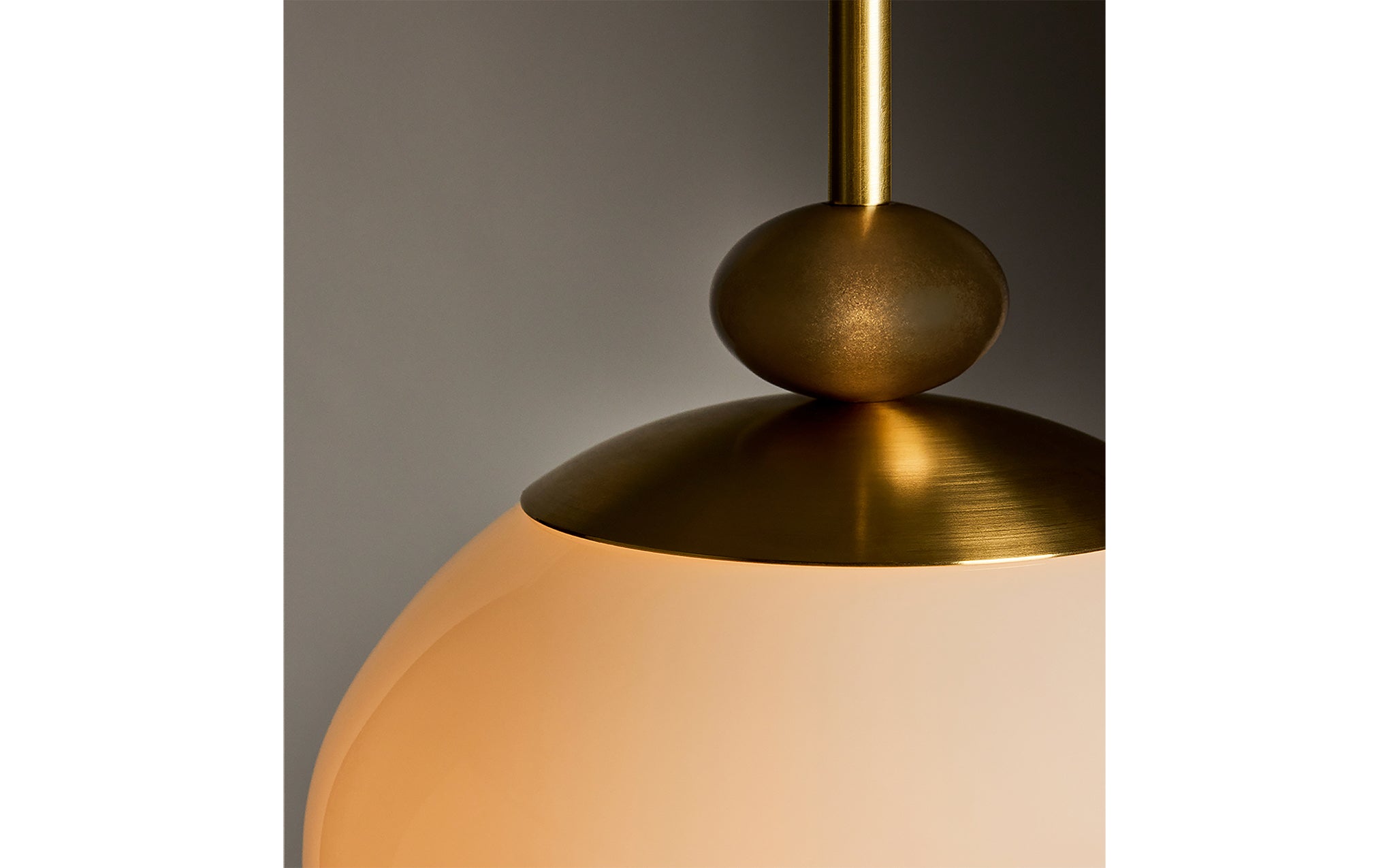 The Roll & Hill Pendant 03 - tulip