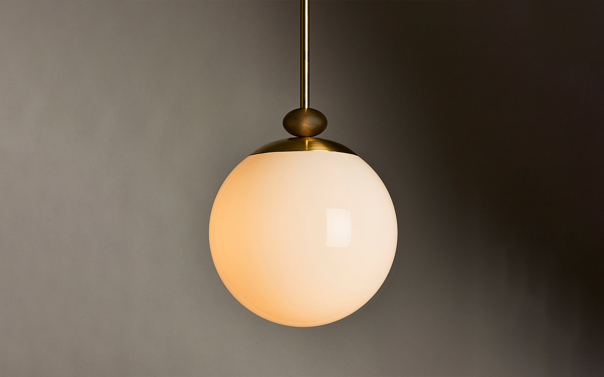 The Roll & Hill Pendant 03 - globe