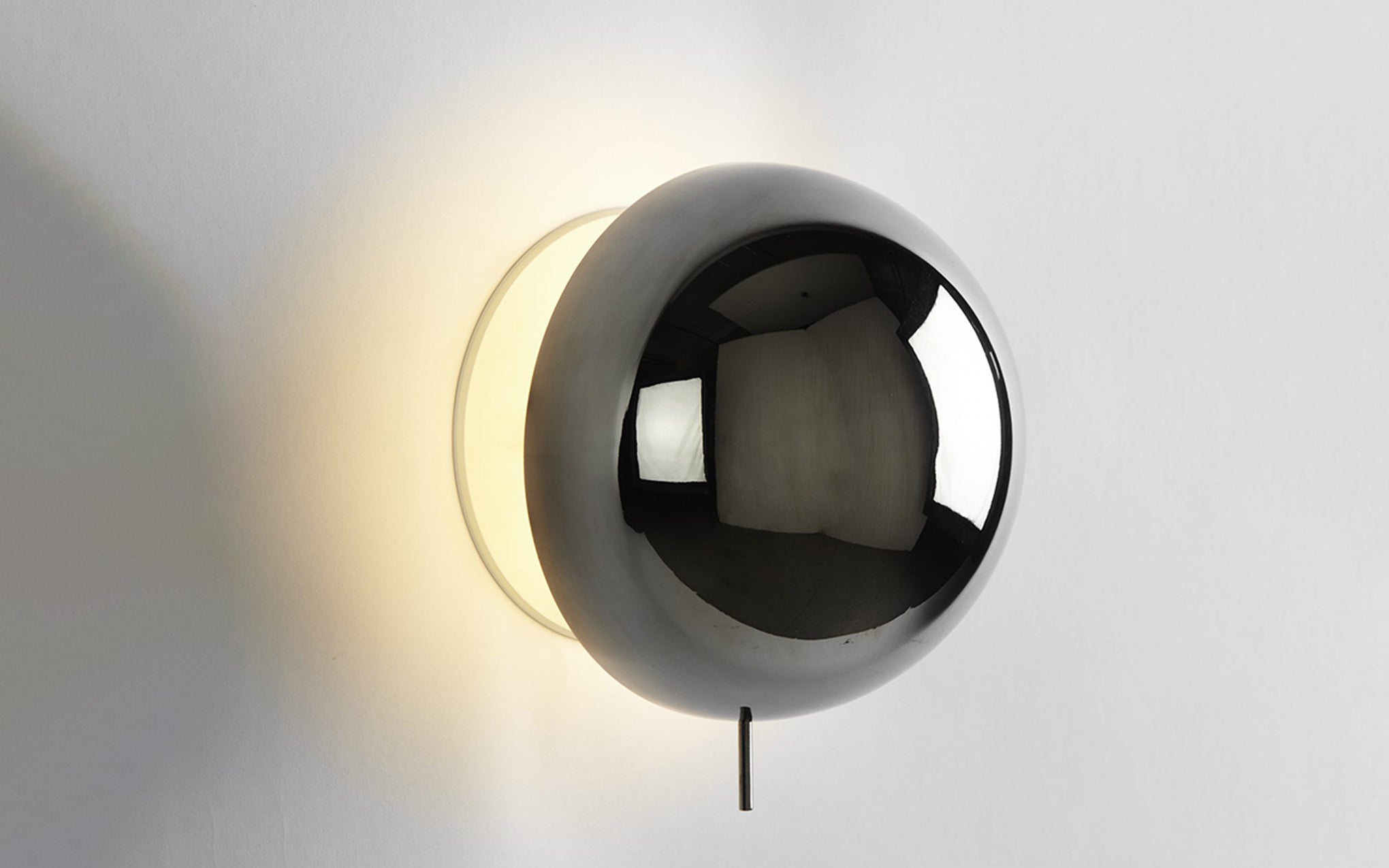 Eclipse adjustable wall sconce