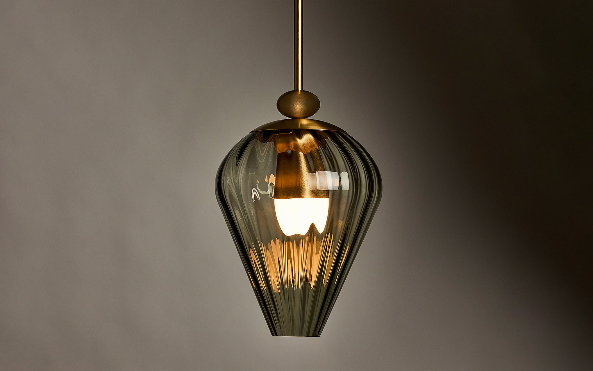 The Roll & Hill Pendant 03 - tulip