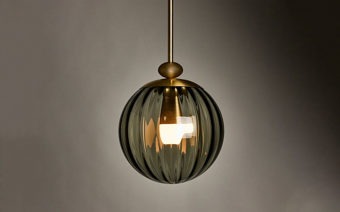 The Roll & Hill Pendant 03 - globe