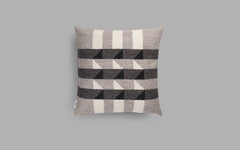 Kvam cushion - greyscale