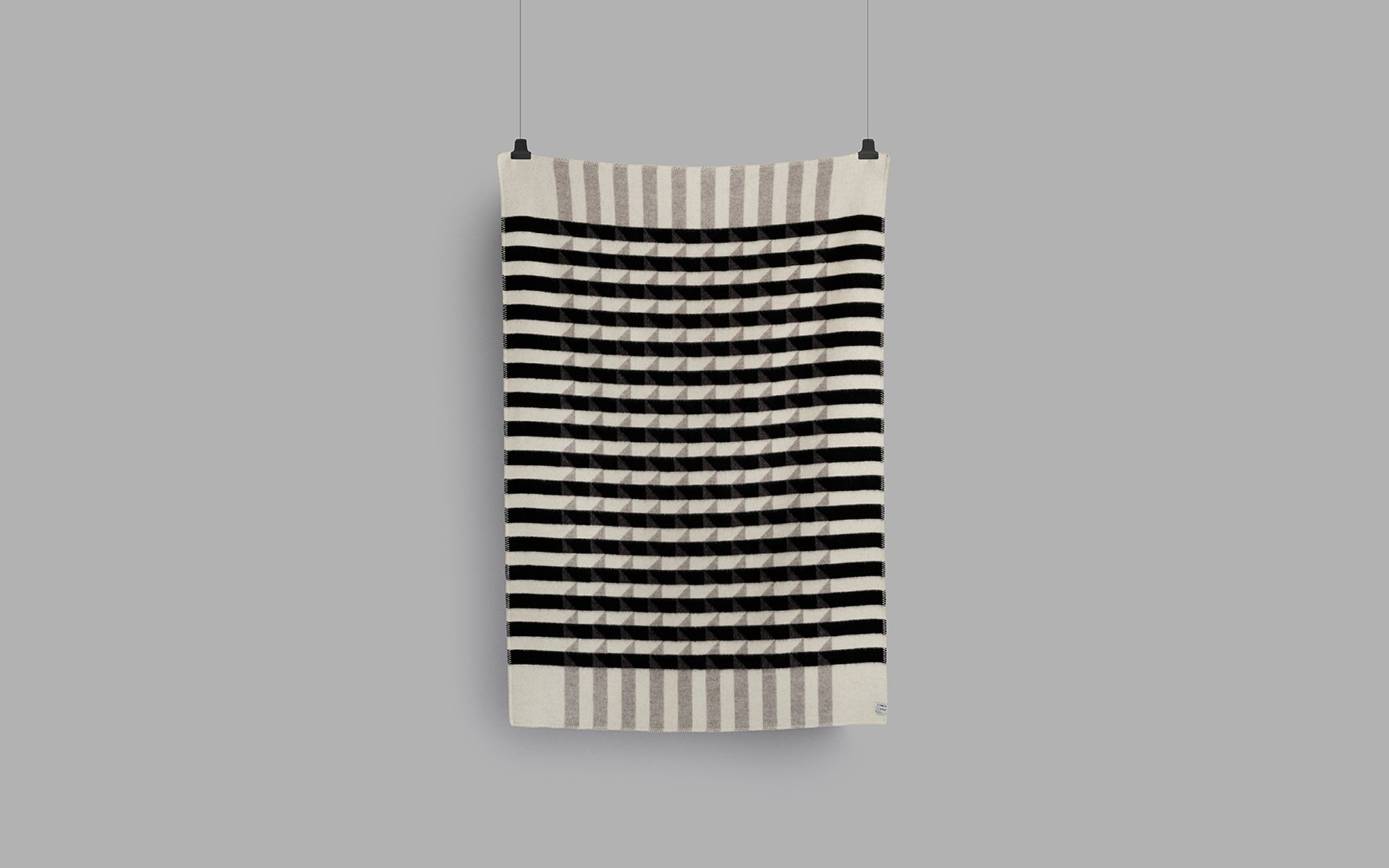 Kvam throw - greyscale