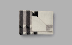 Kvam throw - greyscale