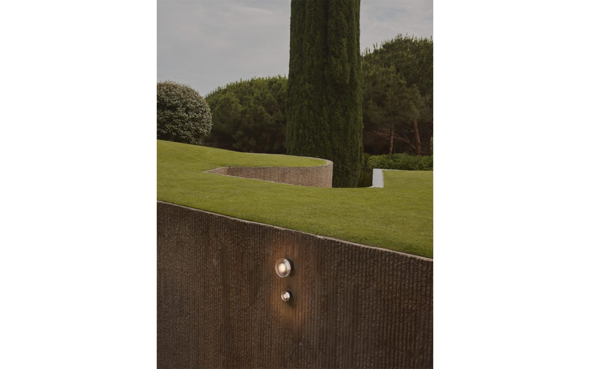 Roc wall light