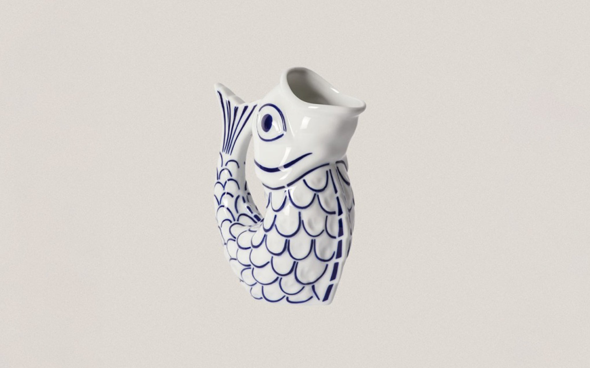 Peixe fish jug - filleted