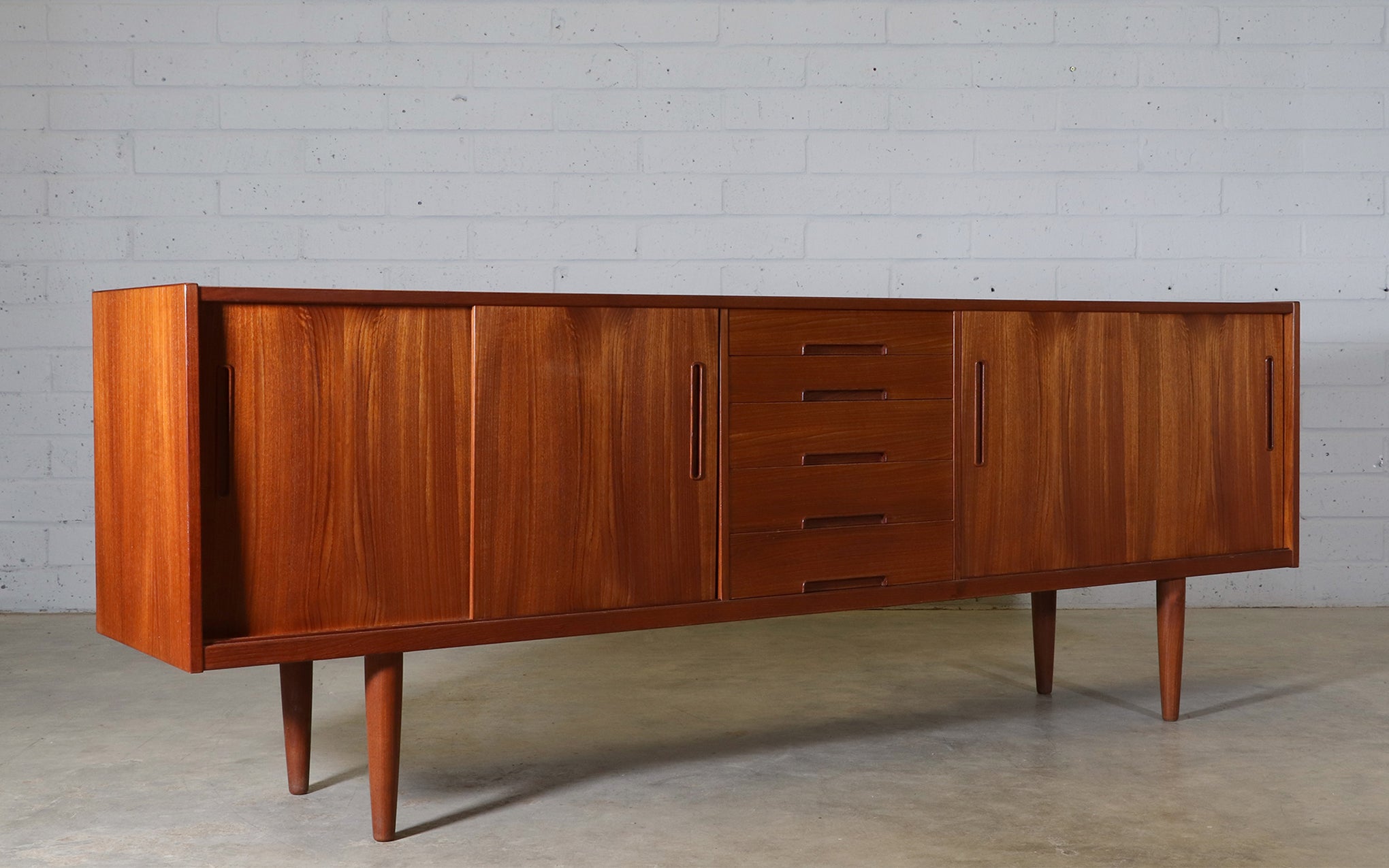 Vintage Troeds Gigant teak sideboard