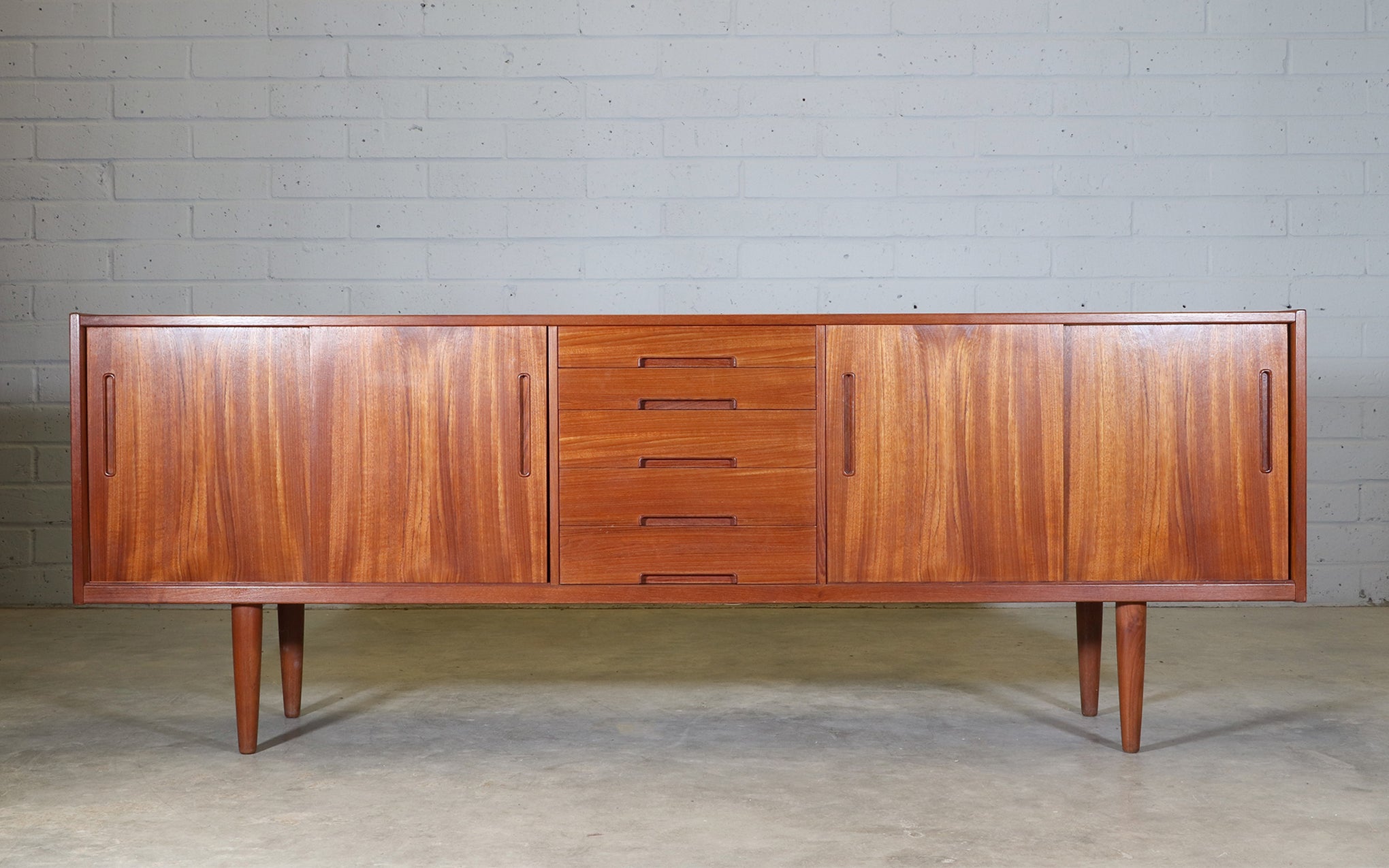 Vintage Troeds Gigant teak sideboard