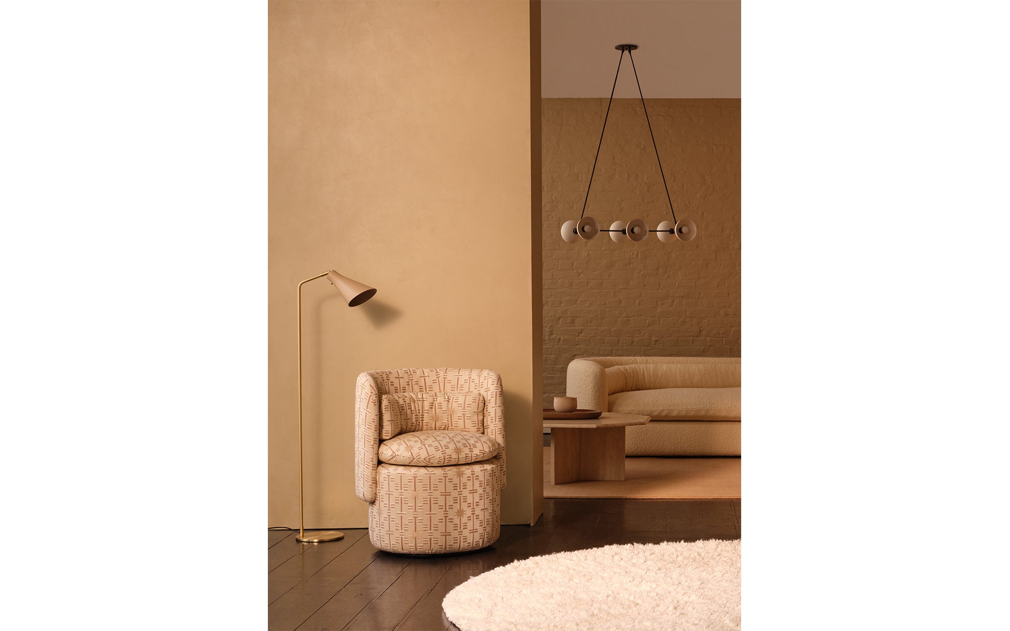 Group cocktail chair with fixed base