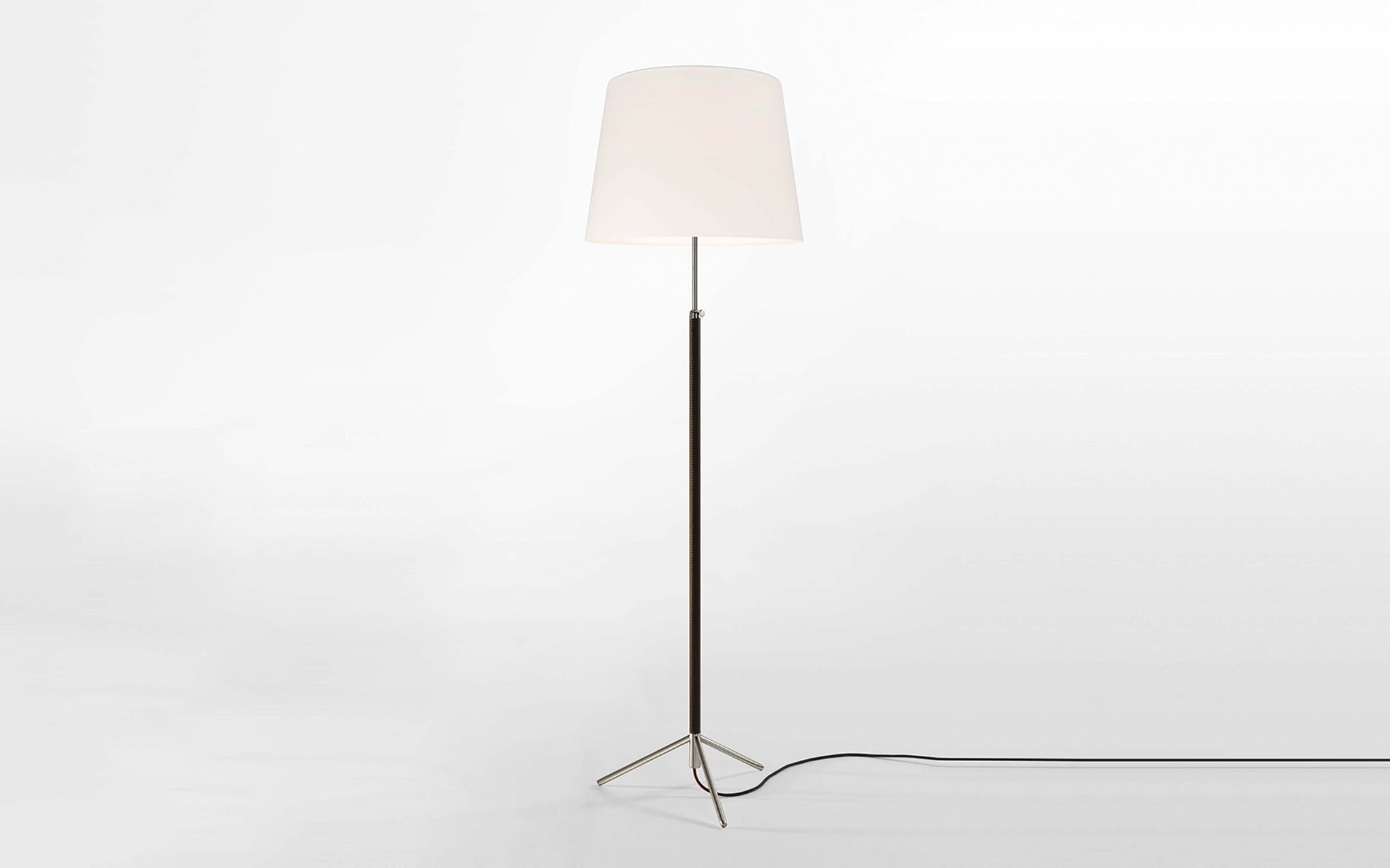 Pie de Salón floor lamp