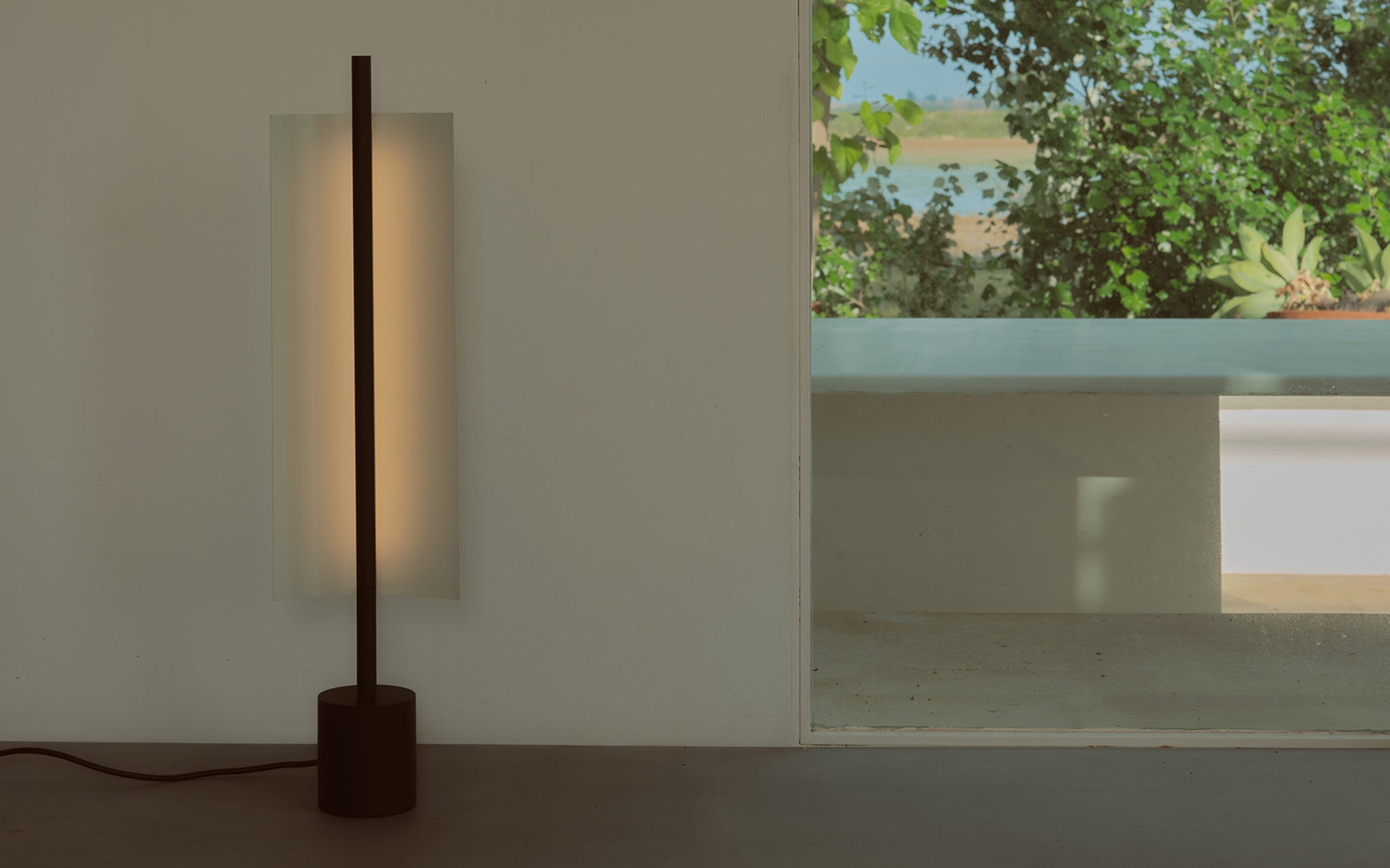 Lámina 45 table light