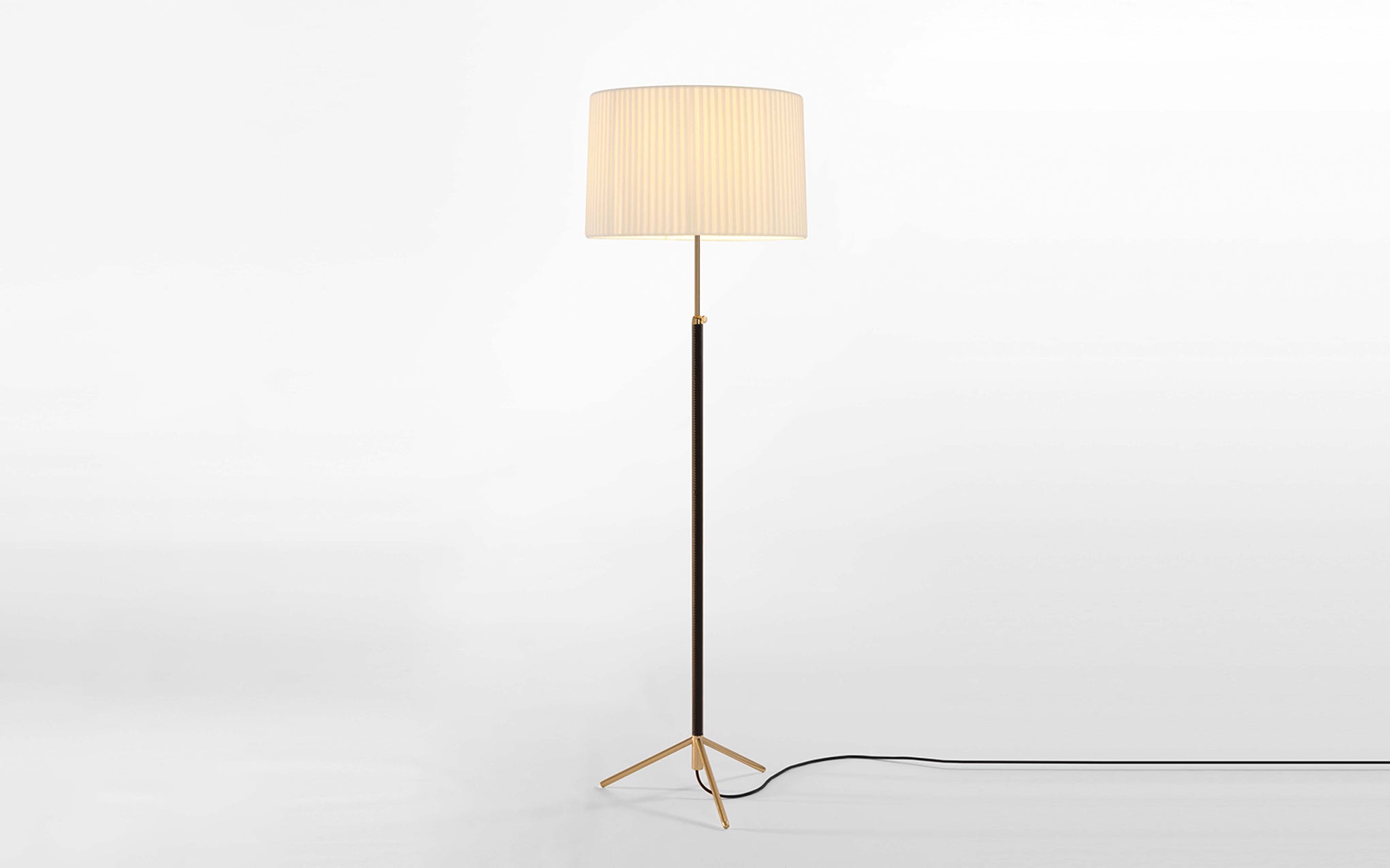 Pie de Salón floor lamp