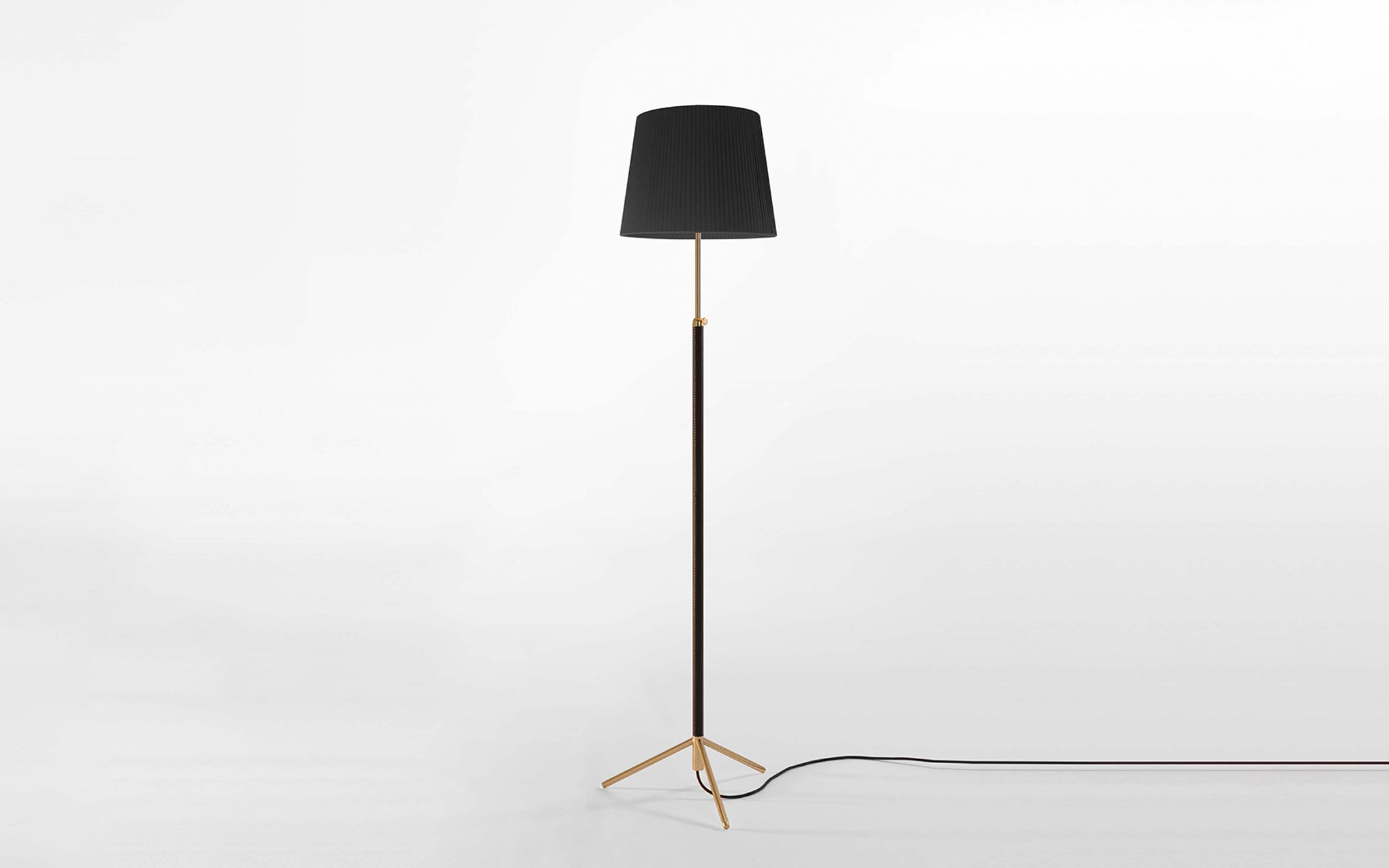 Pie de Salón floor lamp
