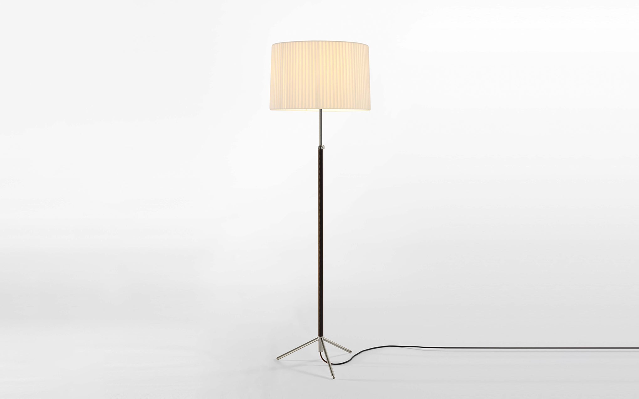 Pie de Salón floor lamp