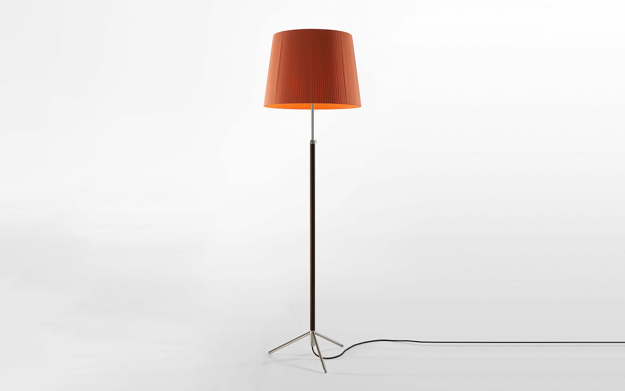 Pie de Salón floor lamp